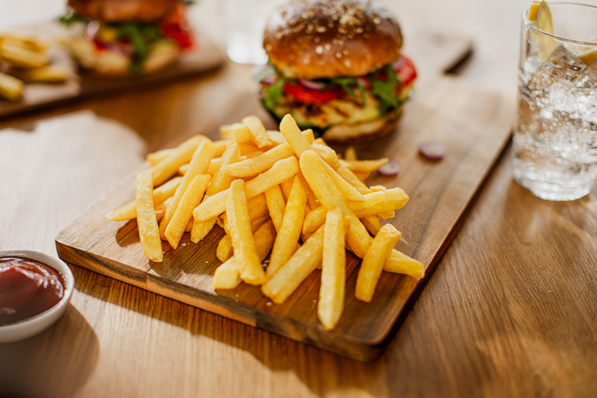 Halloumi Burger und Frites Deluxe