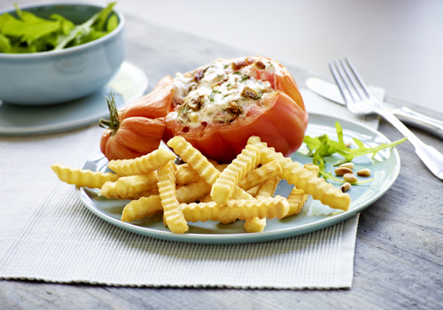 Chef Frites mit gefüllten Ochsenherztomaten