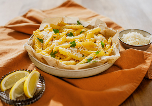 Crinkle Deluxe mit Parmesan getoppt