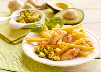 Hühnchen mit Avocado-Chili-Salsa und Frites Deluxe