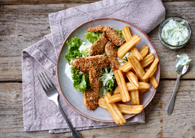 Gebratene Hähnchenbrust mit Minz-Gurke-Joghurt und Minuten Frites Riffled Steakhouse