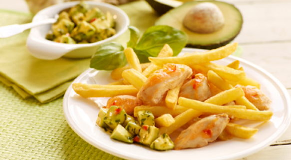 Hühnchen mit Avocado-Chili-Salsa und Frites Deluxe